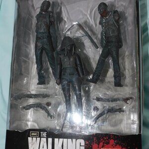 AMC Walking Dead McFarlane series three - Bloody 3 Pack Michone with Zombie Pets